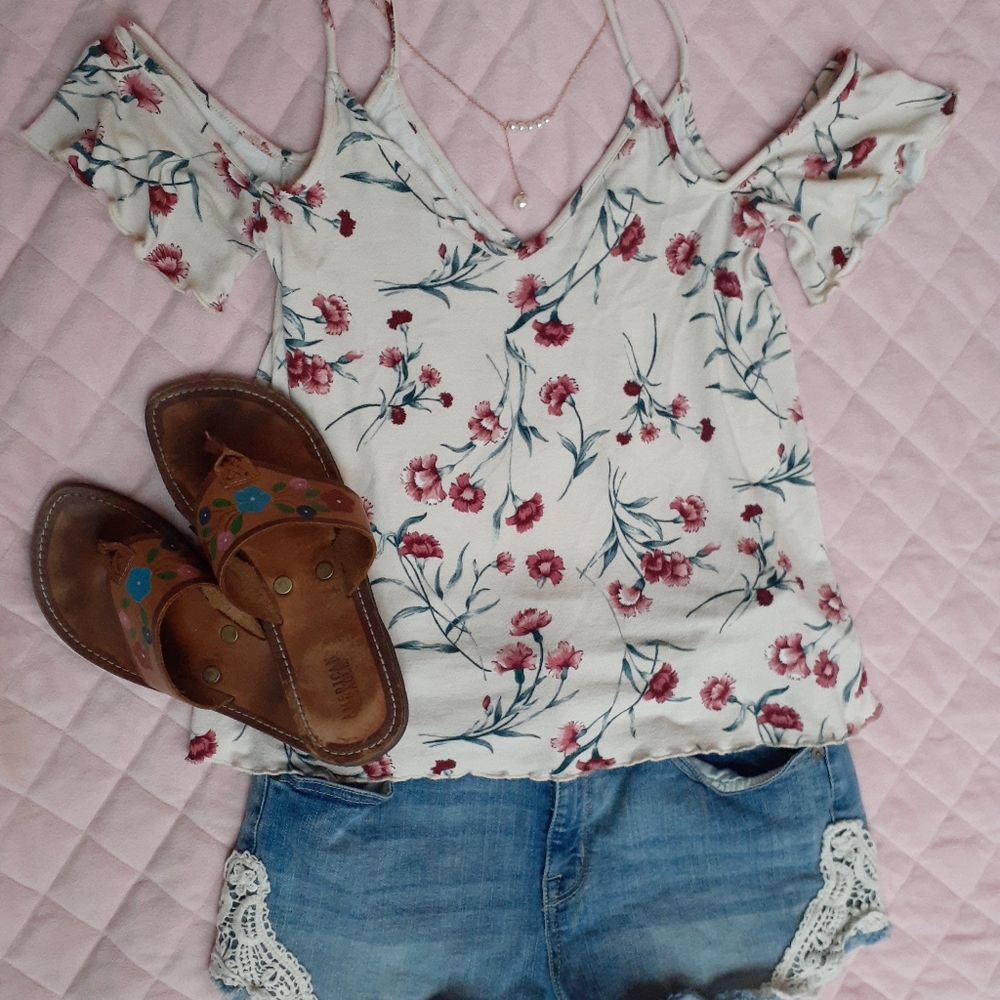 AE soft & sexy cold shoulder top